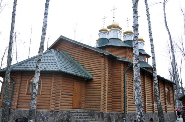 Episkop-Feodosii-Sovershil-Osvjaschenie-Хrama-1