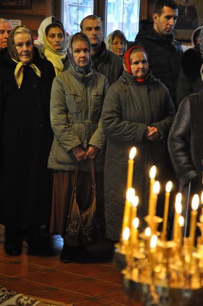 Episkop-Feodosii-Sovershil-Osvjaschenie-Хrama-3