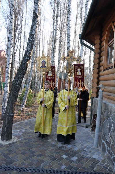 Episkop-Feodosii-Sovershil-Osvjaschenie-Хrama-6