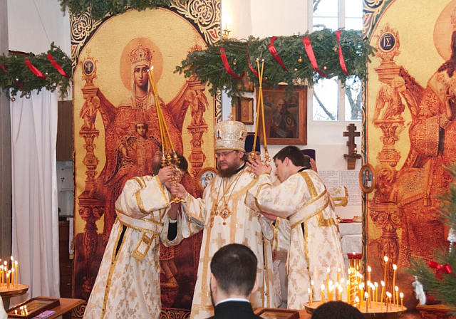 Bogosluzhenie-V-Podolskom-Blagochinii-008