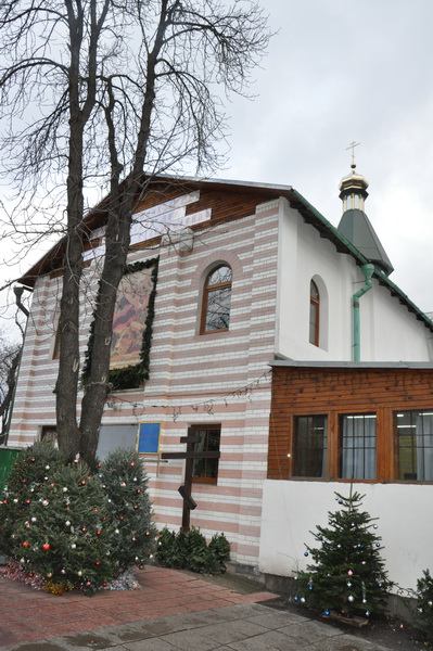 Bogosluzhenie-V-Podolskom-Blagochinii-01