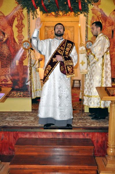 Bogosluzhenie-V-Podolskom-Blagochinii-06